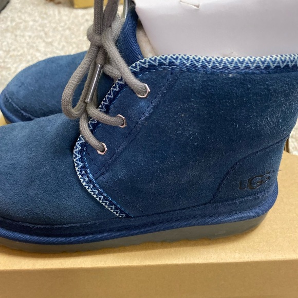 Uggs Neumel II Tasman Boys size New in box, original